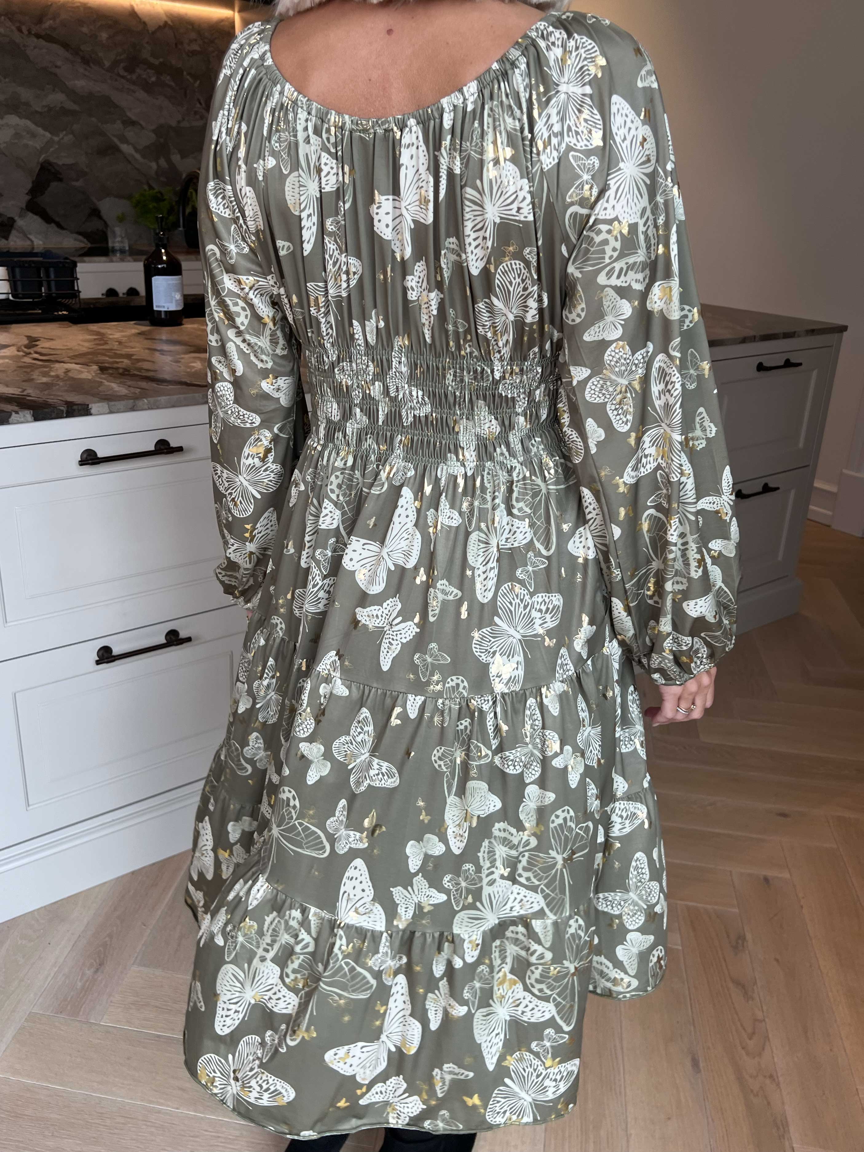 Tea Butterfly L/S - Plus Size klänning med resår i midjan och fjärilstryck